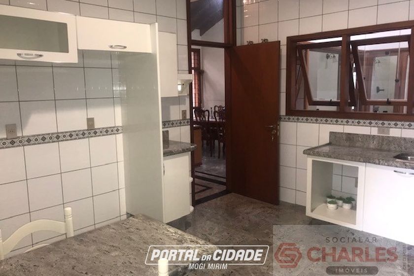 Casa &agrave; venda - 204m&sup2; - Centro