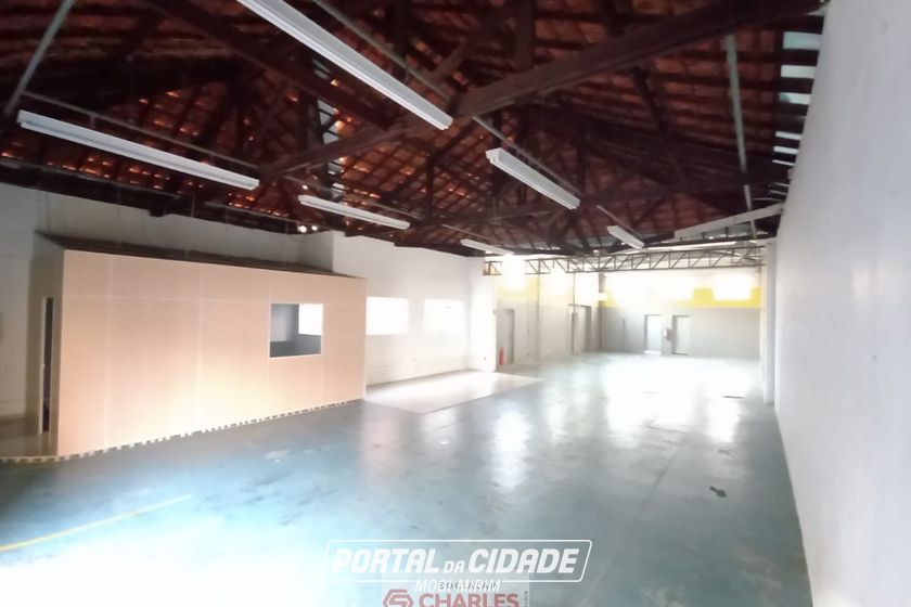 Sal&atilde;o Comercial &agrave; venda - 288m&sup2; - Centro