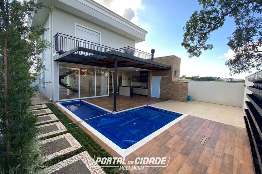 Casa &agrave; venda - 245m&sup2; - Centro