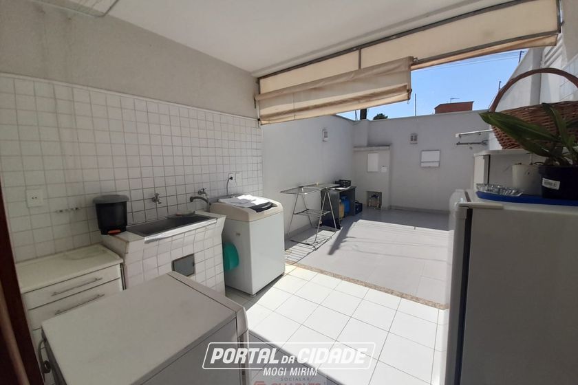 Casa &agrave; venda - 326m&sup2; - Centro