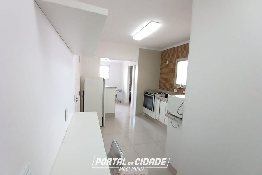 Apartamento para alugar - 130m&sup2; - Centro