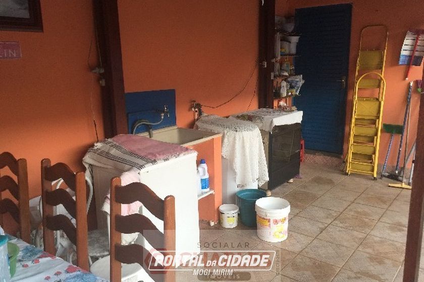 Casa &agrave; venda - 200m&sup2; - Centro