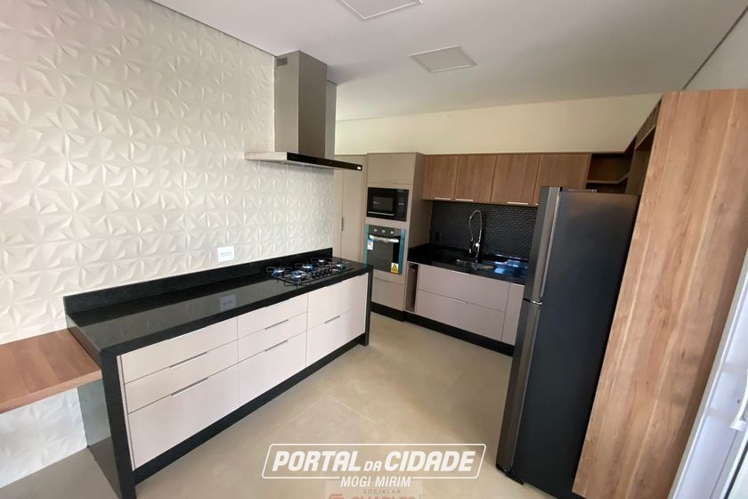 Casa &agrave; venda - 245m&sup2; - Centro