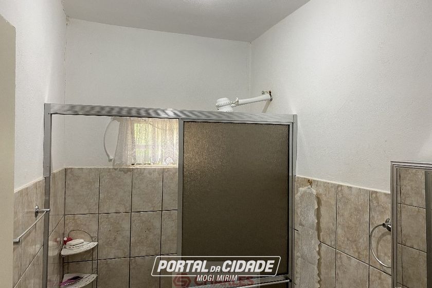 S&iacute;tio &agrave; venda - 400m&sup2; - Centro