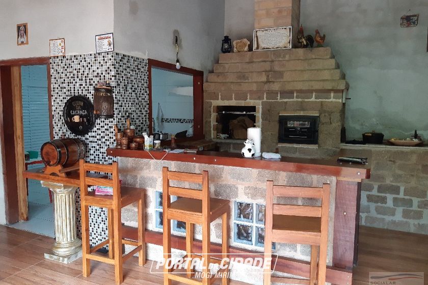 Casa &agrave; venda - 230m&sup2; - Centro