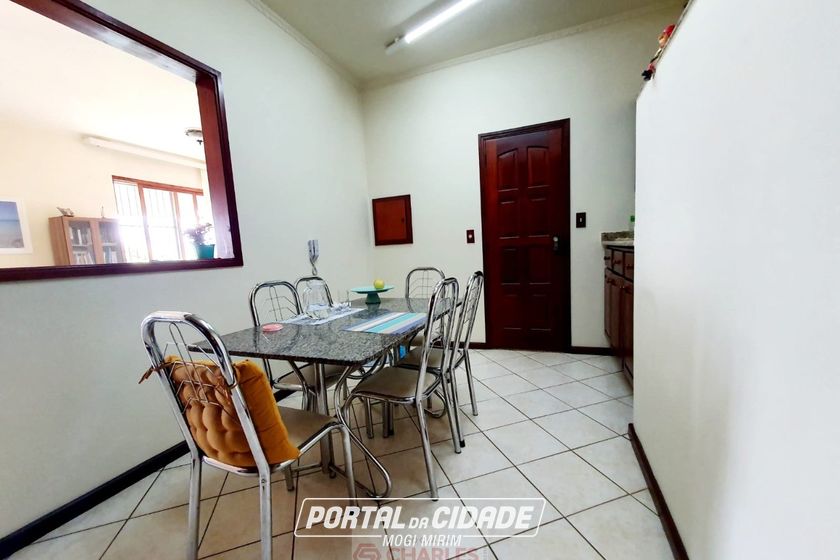 Apartamento &agrave; venda - 131m&sup2; - Centro