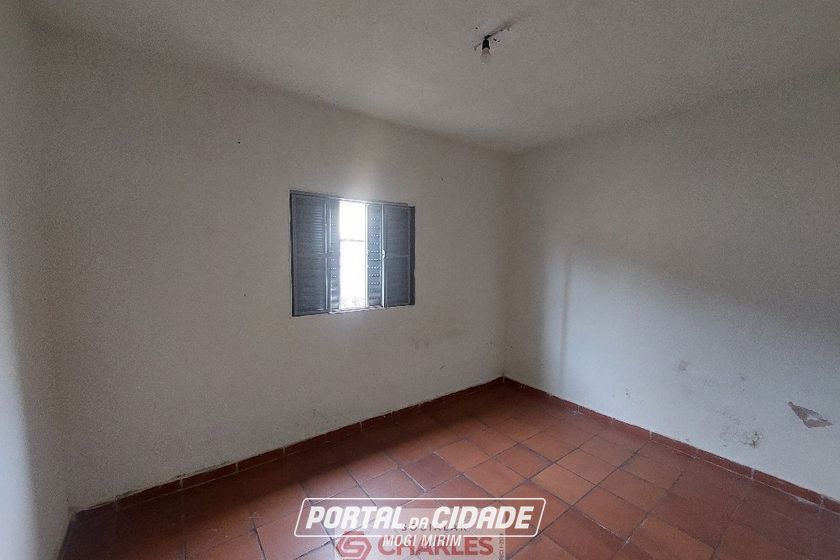 Terreno &agrave; venda - 84m&sup2; - Centro