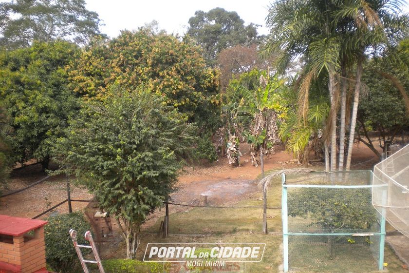 S&iacute;tio &agrave; venda - 300m&sup2; - Centro