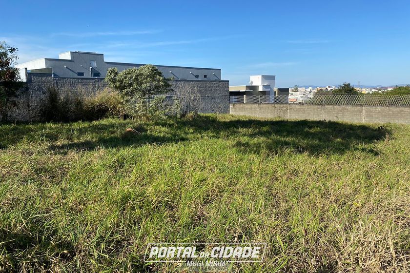 Terreno &agrave; venda - 10m&sup2; - Centro