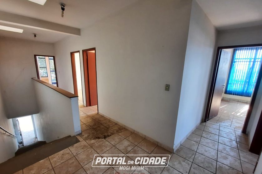 Sal&atilde;o Comercial para alugar - 160m&sup2; - Centro