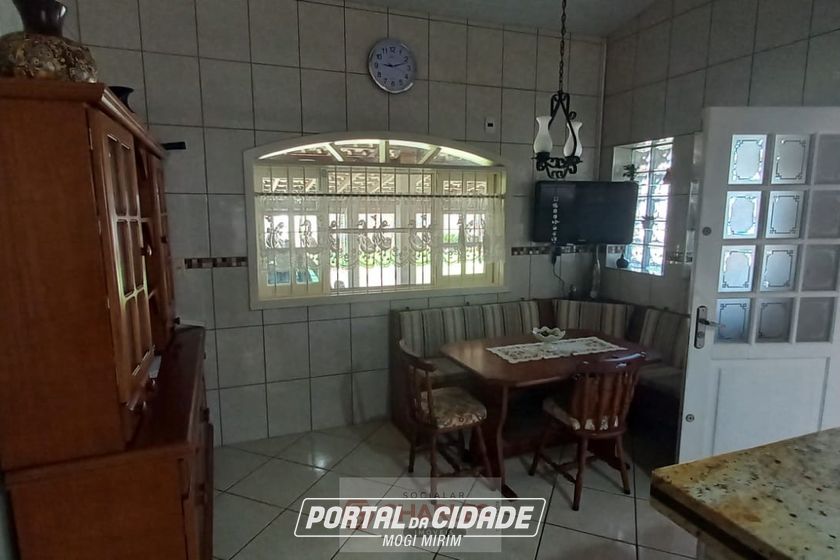 S&iacute;tio &agrave; venda - 300m&sup2; - Centro