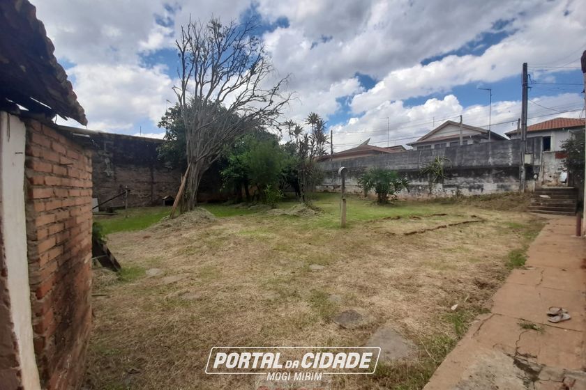 S&iacute;tio &agrave; venda - 10m&sup2; - Centro