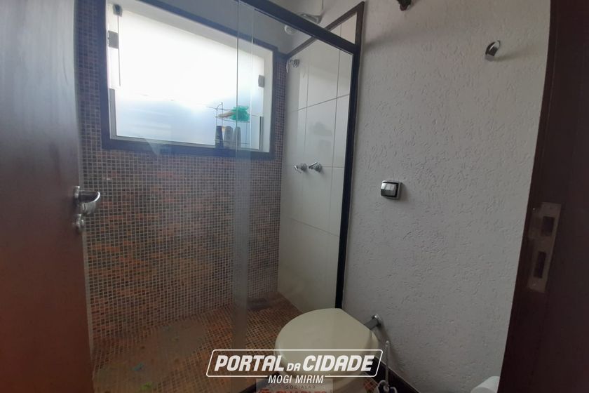 Casa &agrave; venda - 326m&sup2; - Centro