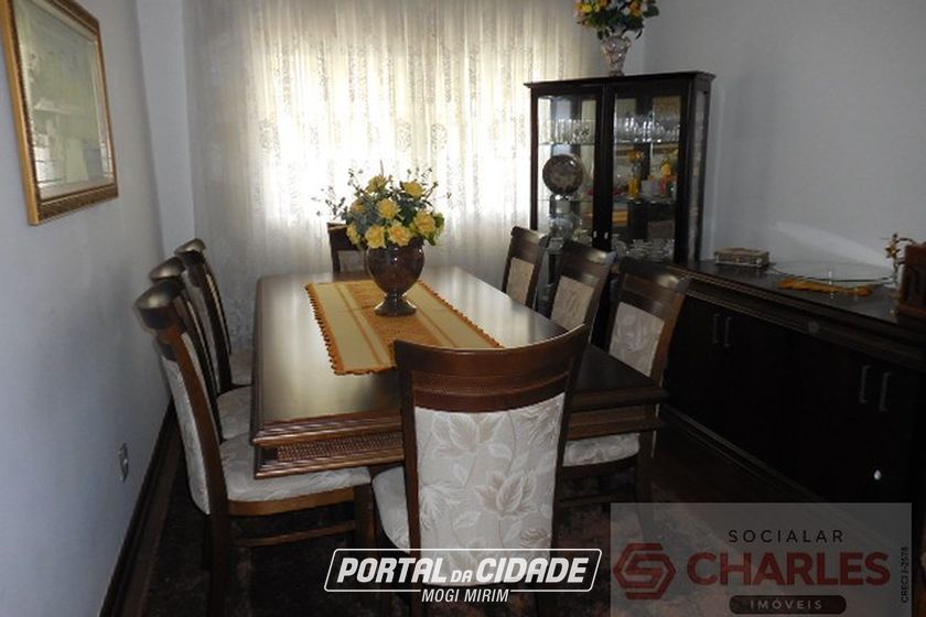 Casa &agrave; venda - 335m&sup2; - Centro