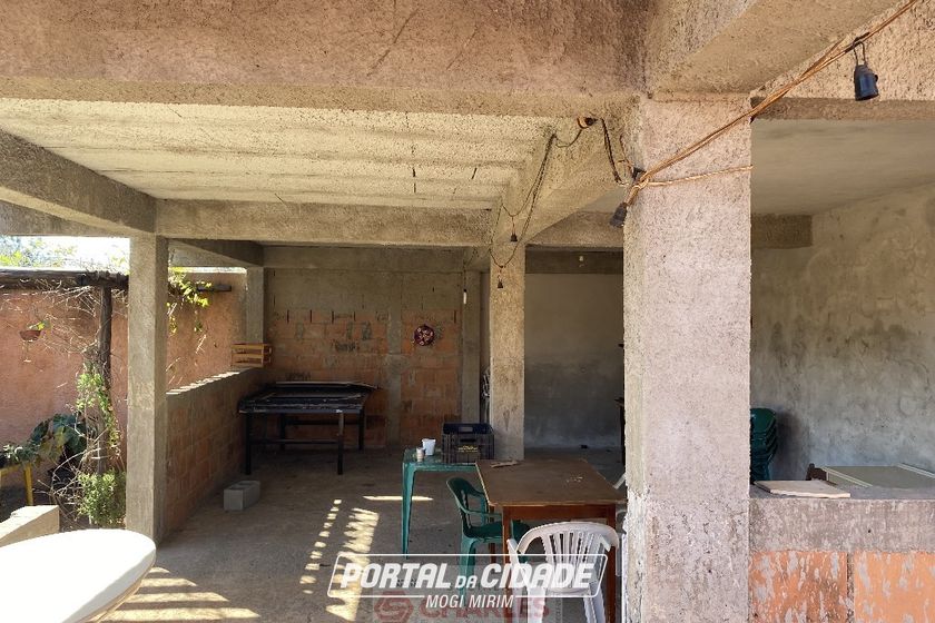S&iacute;tio &agrave; venda - 450m&sup2; - Centro