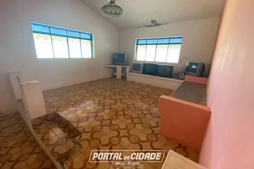 S&iacute;tio &agrave; venda - 84000m&sup2; - Centro