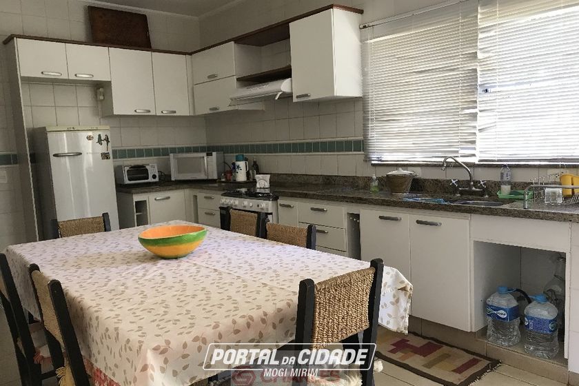 Casa &agrave; venda - 297m&sup2; - Centro