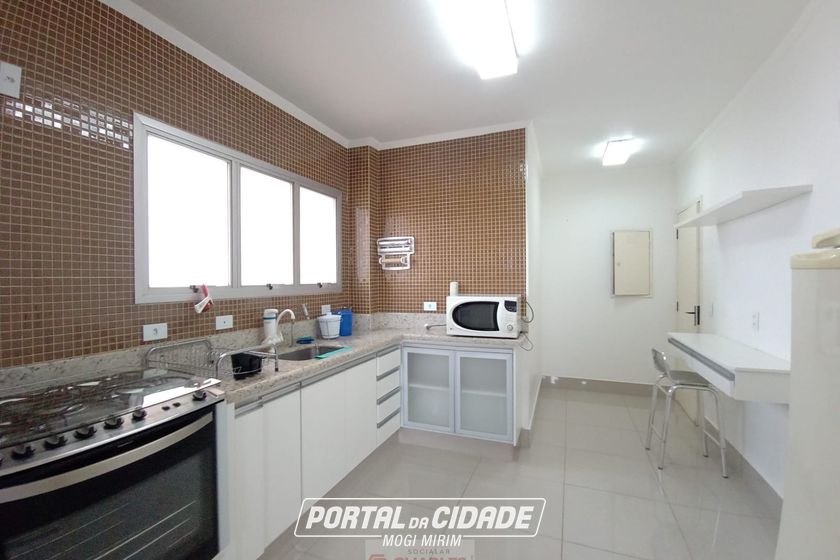 Apartamento para alugar - 130m&sup2; - Centro