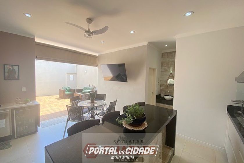 Casa &agrave; venda - 220m&sup2; - Centro