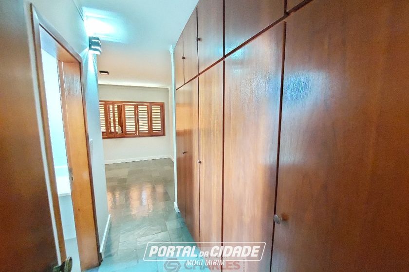 Casa &agrave; venda - 547m&sup2; - Centro