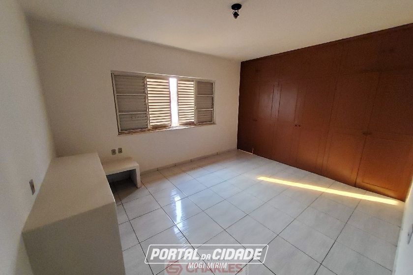 Casa para alugar - 444m&sup2; - Centro