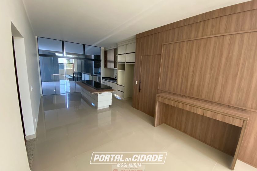 Casa &agrave; venda - 230m&sup2; - Centro