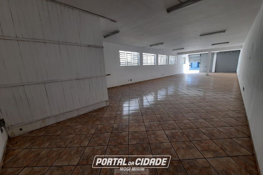 Sal&atilde;o Comercial para alugar - 200m&sup2; - Centro