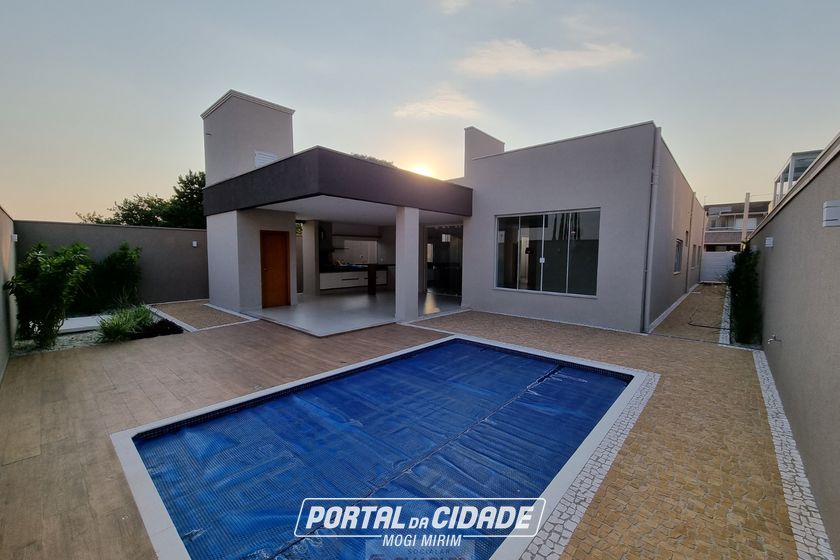 Casa &agrave; venda - 350m&sup2; - Centro
