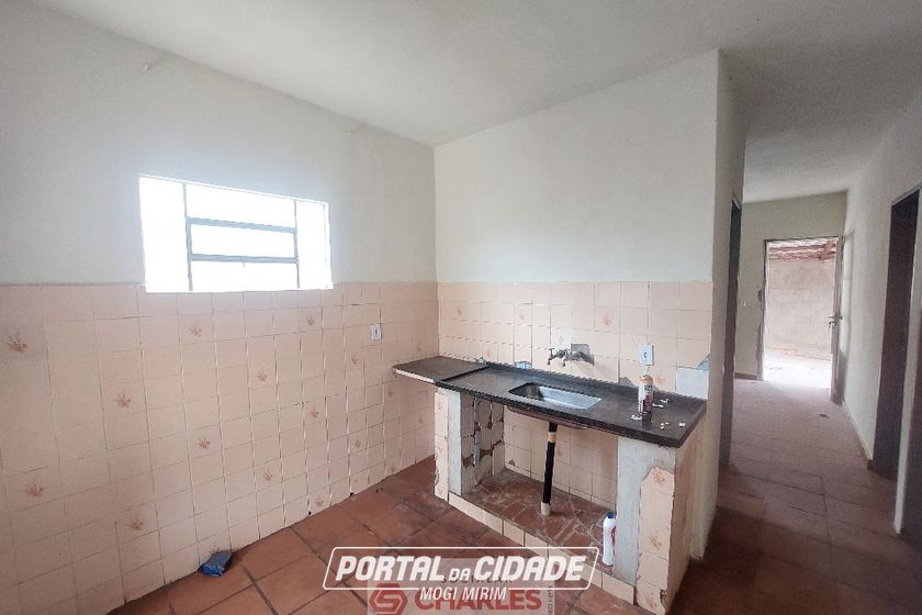 Terreno &agrave; venda - 84m&sup2; - Centro
