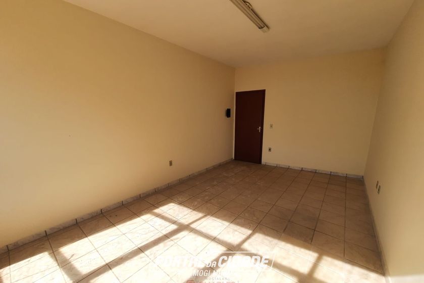 Sal&atilde;o Comercial para alugar - 160m&sup2; - Centro