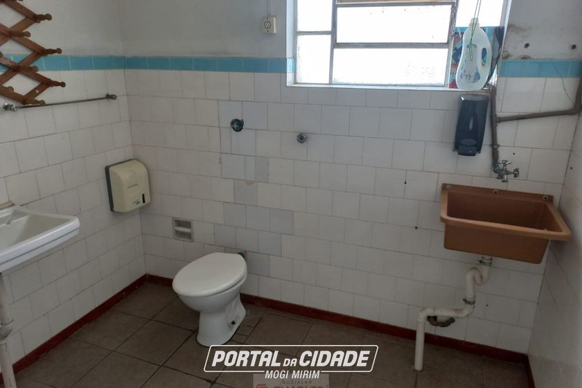 Casa para alugar - 10m&sup2; - Centro