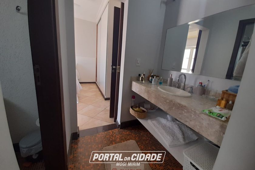 Casa &agrave; venda - 326m&sup2; - Centro
