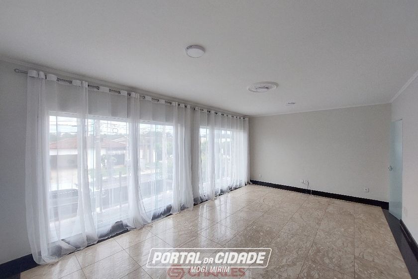 Casa para alugar - 340m&sup2; - Centro