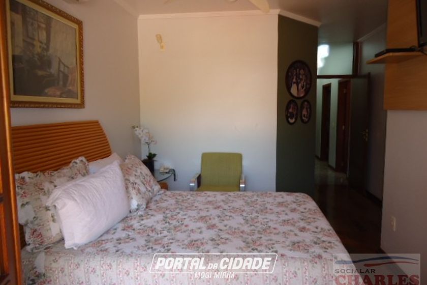 Casa &agrave; venda - 302m&sup2; - Centro