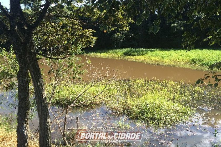 S&iacute;tio &agrave; venda - 10m&sup2; - Centro