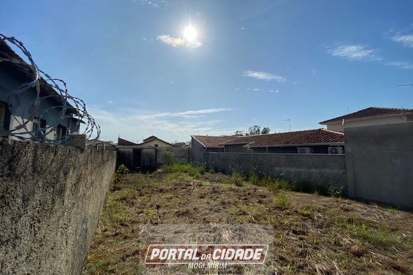 Terreno &agrave; venda - 10m&sup2; - Centro