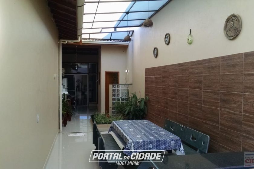 Casa &agrave; venda - 200m&sup2; - Centro