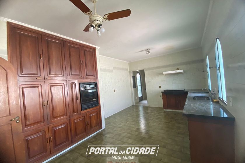 Casa &agrave; venda - 293m&sup2; - Centro