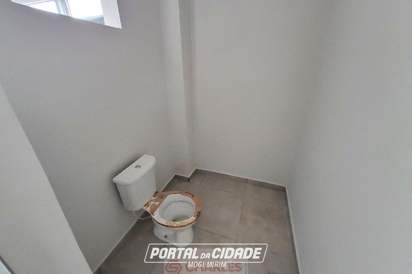 Sal&atilde;o Comercial para alugar - 180m&sup2; - Centro