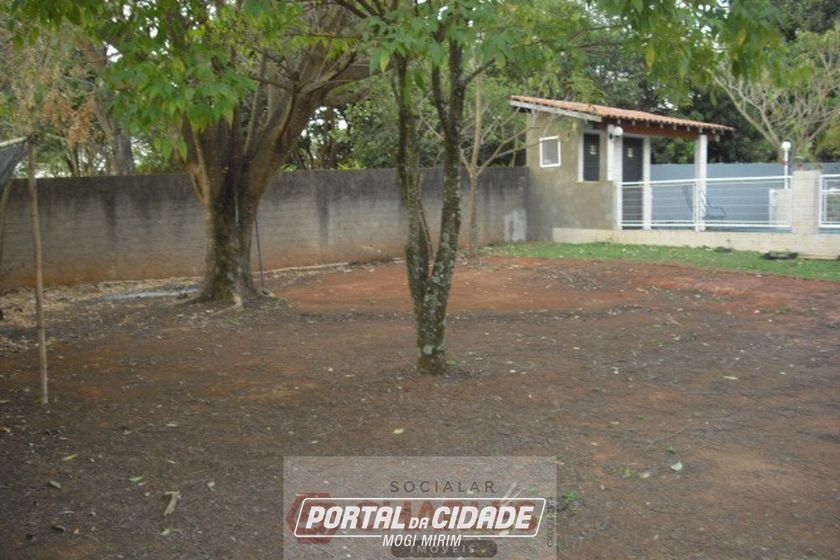 S&iacute;tio &agrave; venda - 130m&sup2; - Centro