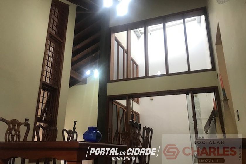 Casa &agrave; venda - 204m&sup2; - Centro