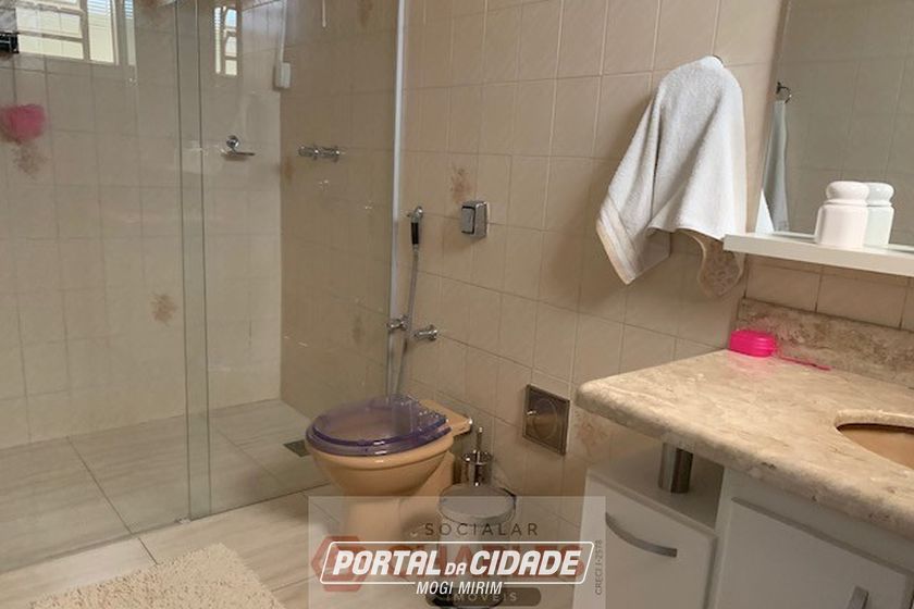 Casa &agrave; venda - 220m&sup2; - Centro