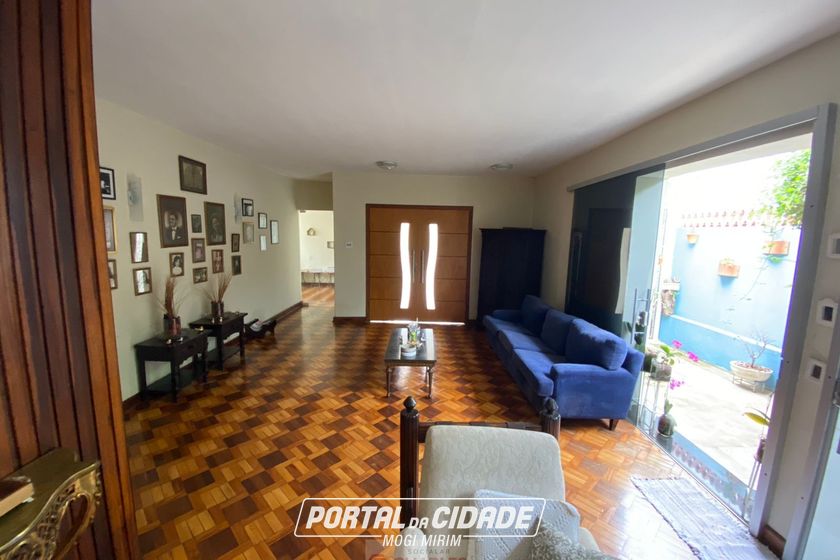 Casa &agrave; venda - 276m&sup2; - Centro
