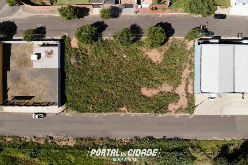 Terreno &agrave; venda - 10m&sup2; - Centro