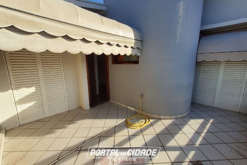 Casa para alugar - 200m&sup2; - Centro