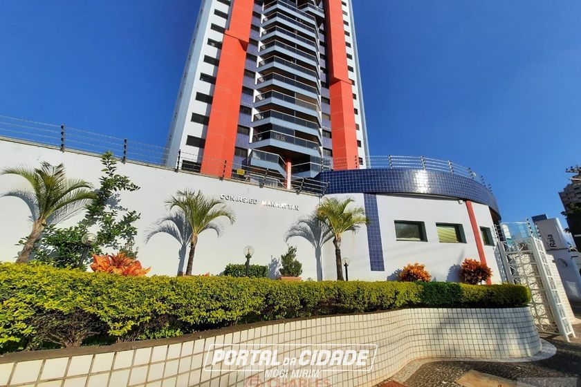 Apartamento &agrave; venda - 180m&sup2; - Centro