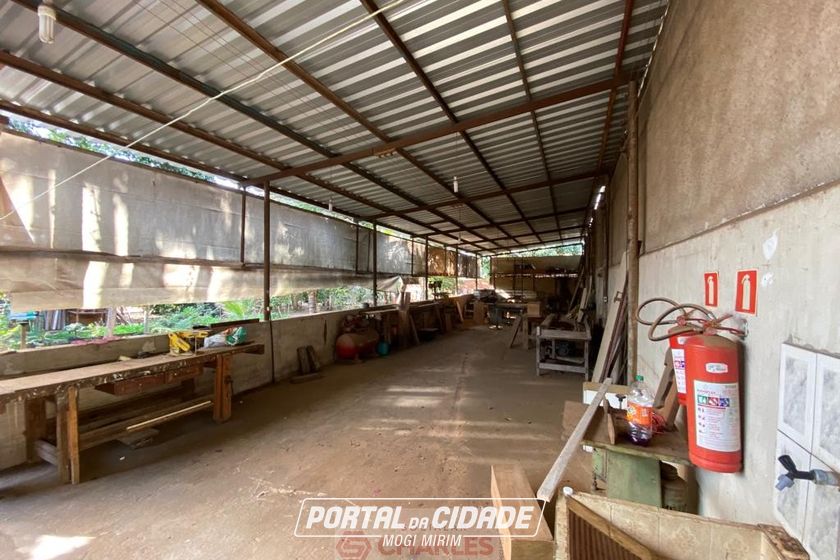 Sal&atilde;o Comercial &agrave; venda - 591m&sup2; - Centro