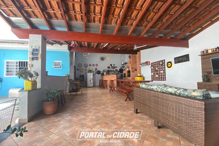 Casa &agrave; venda - 250m&sup2; - Centro