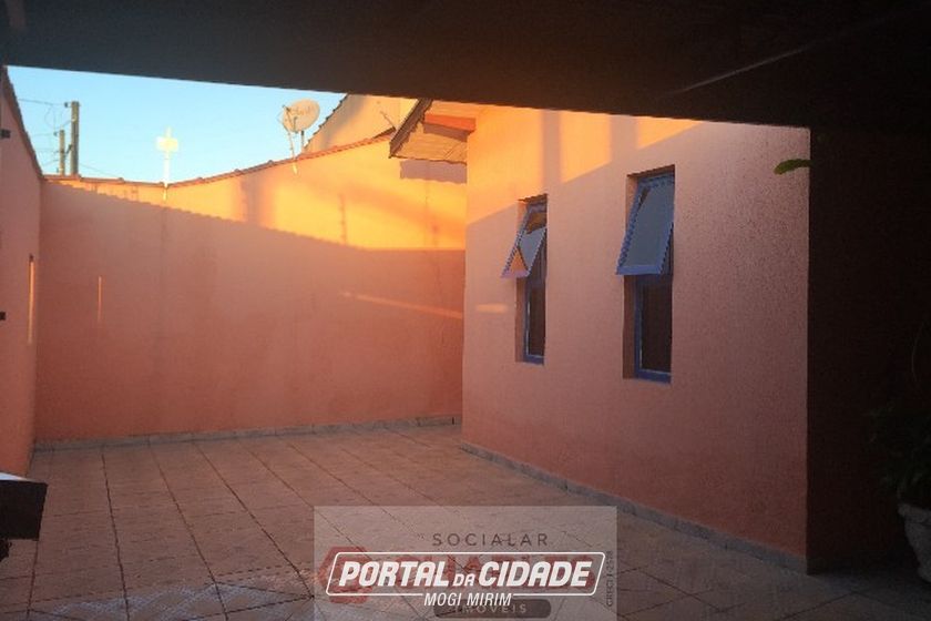 Casa &agrave; venda - 200m&sup2; - Centro