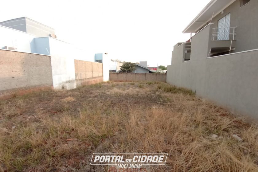 Terreno &agrave; venda - 10m&sup2; - Centro